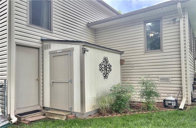 819 E Northview Street, Olathe, KS 66061
