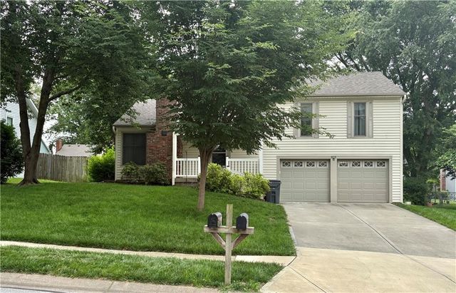 819 E Northview Street, Olathe, KS 66061