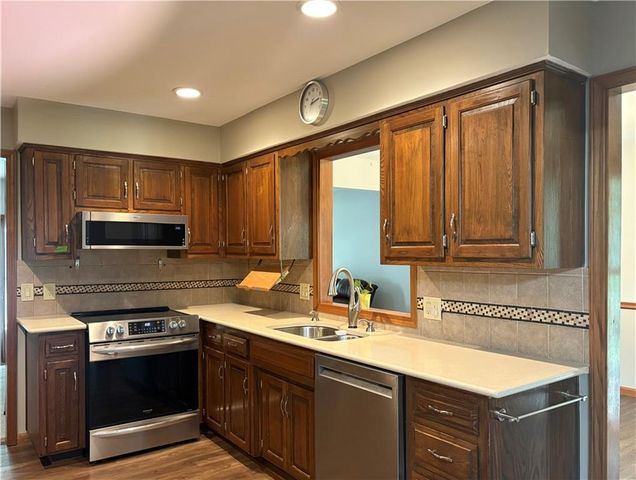 819 E Northview Street, Olathe, KS 66061