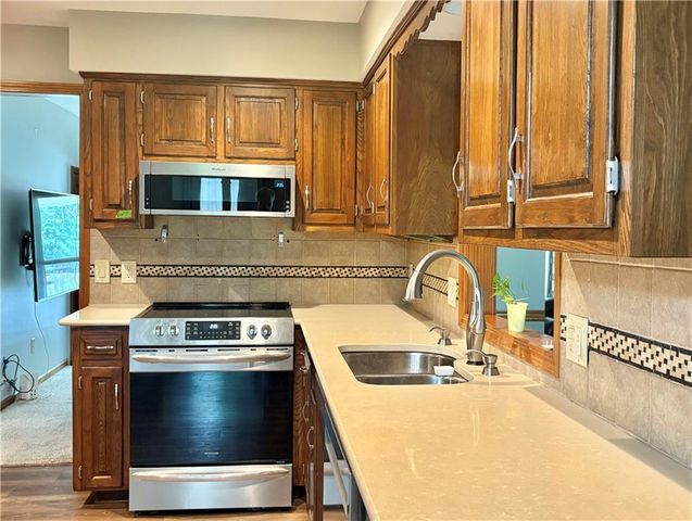 819 E Northview Street, Olathe, KS 66061