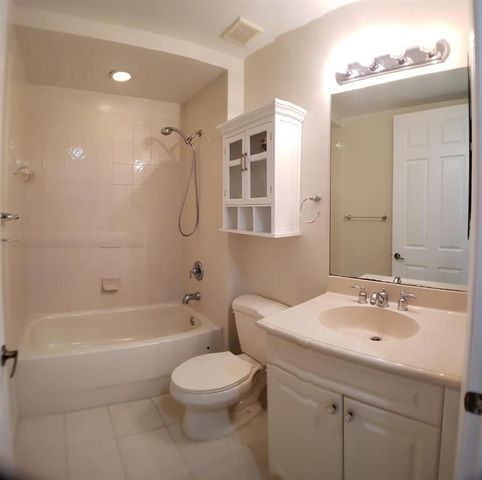 8207 NW 128th Lane 18-b, Parkland, FL 33076