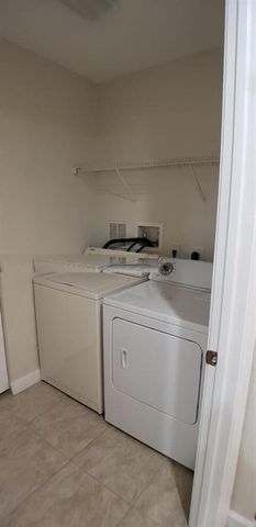 8207 NW 128th Lane 18-b, Parkland, FL 33076
