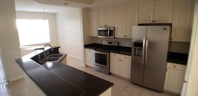 8207 NW 128th Lane 18-b, Parkland, FL 33076