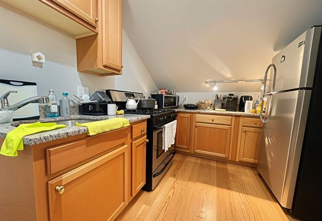 21 Chestnut Hill Ave 3, Boston, MA 02135