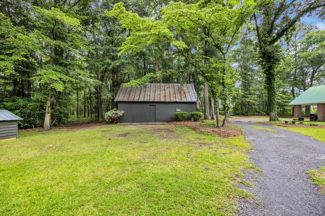 3231 Center Rd., Georgetown, SC 29440