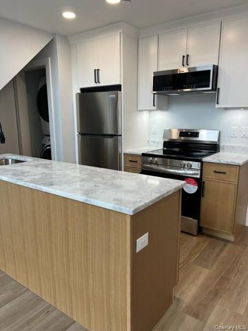42 N Main Street 3, Florida, NY 10921