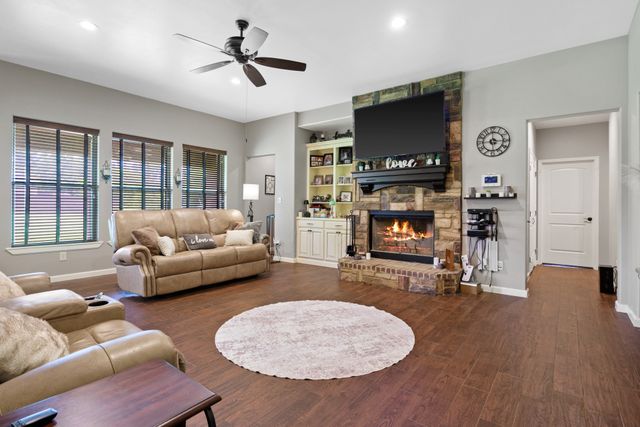 31 County Road 4742, Mt Pleasant, TX 75455