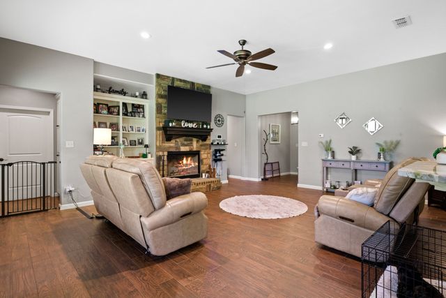 31 County Road 4742, Mt Pleasant, TX 75455