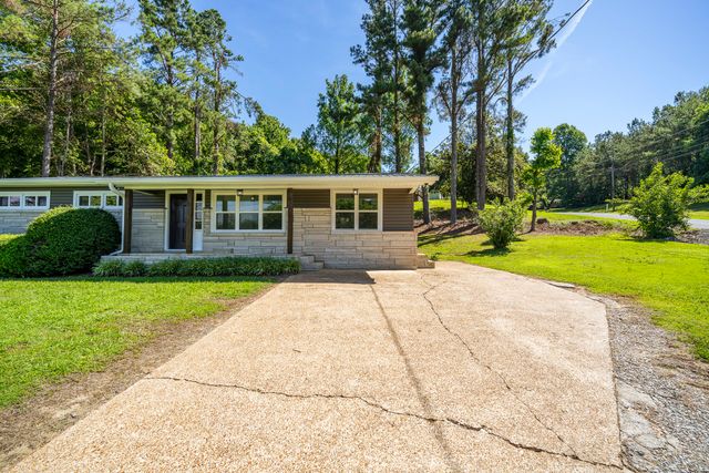 429 Hurricane Meadows Dr, Waynesboro, TN 38485