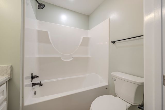429 Hurricane Meadows Dr, Waynesboro, TN 38485