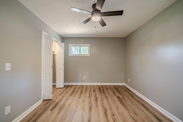 429 Hurricane Meadows Dr, Waynesboro, TN 38485