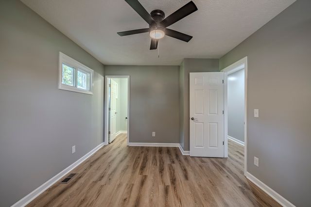 429 Hurricane Meadows Dr, Waynesboro, TN 38485