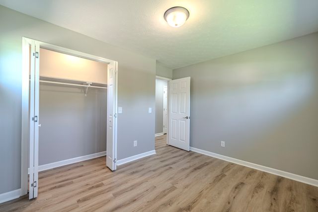 429 Hurricane Meadows Dr, Waynesboro, TN 38485
