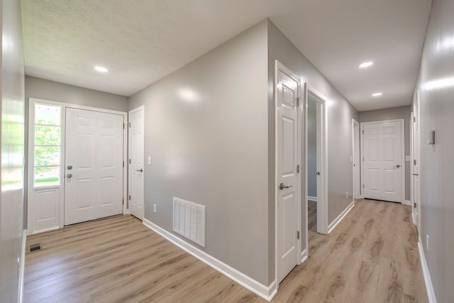 429 Hurricane Meadows Dr, Waynesboro, TN 38485