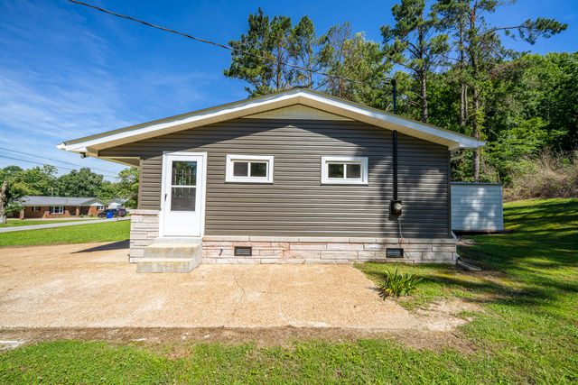 429 Hurricane Meadows Dr, Waynesboro, TN 38485