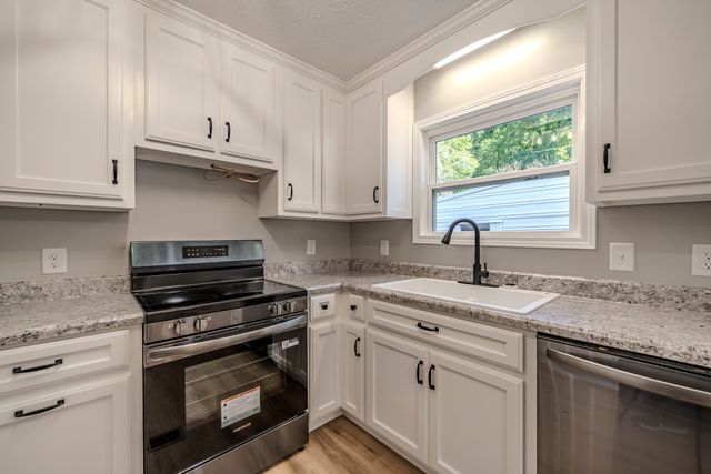 429 Hurricane Meadows Dr, Waynesboro, TN 38485