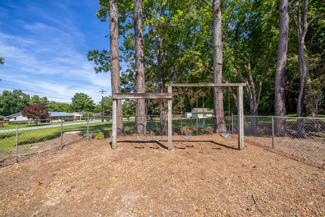 429 Hurricane Meadows Dr, Waynesboro, TN 38485