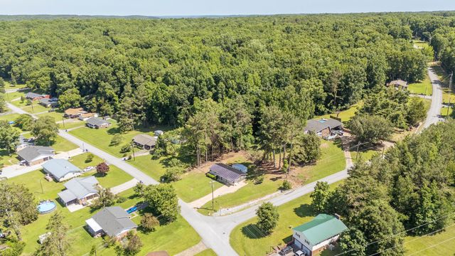 429 Hurricane Meadows Dr, Waynesboro, TN 38485