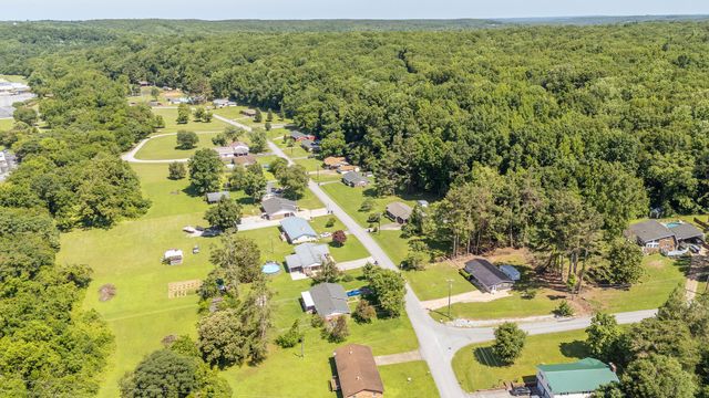 429 Hurricane Meadows Dr, Waynesboro, TN 38485
