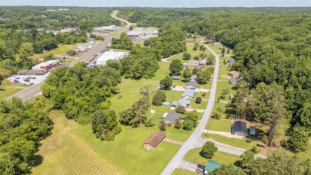 429 Hurricane Meadows Dr, Waynesboro, TN 38485