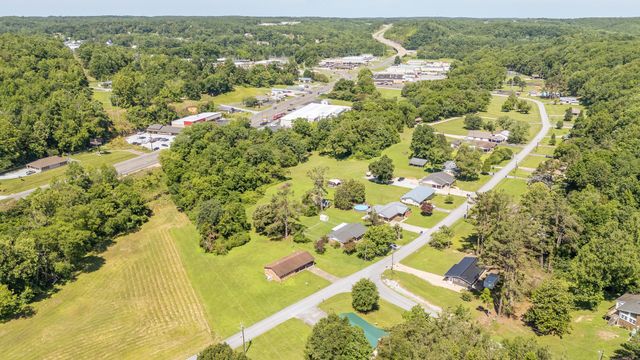 429 Hurricane Meadows Dr, Waynesboro, TN 38485