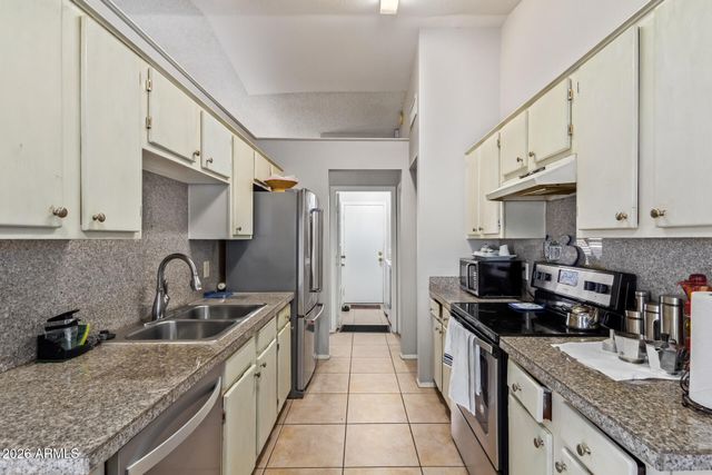 10096 N 63RD Avenue, Glendale, AZ 85302