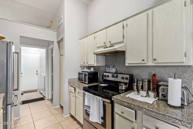 10096 N 63RD Avenue, Glendale, AZ 85302