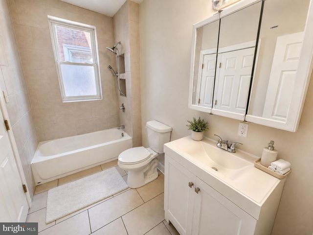 1319 W RUSCOMB ST, Philadelphia, PA 19141