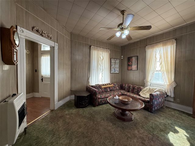 904 W 1st Avenue, Corsicana, TX 75110