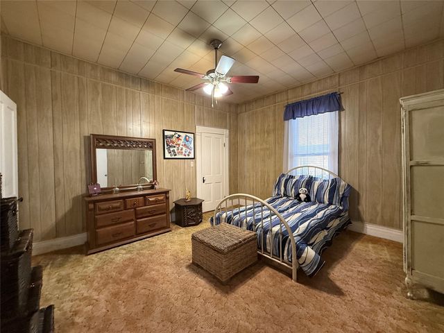 904 W 1st Avenue, Corsicana, TX 75110