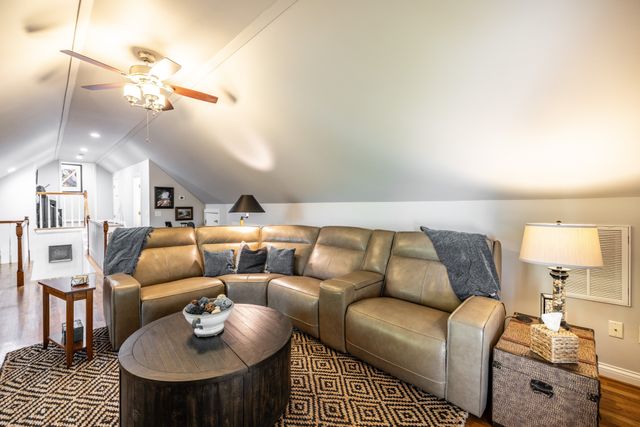 100 Masters Way, Hendersonville, TN 37075