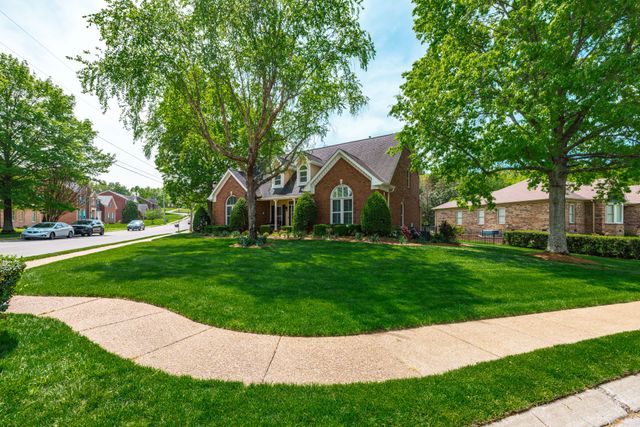 100 Masters Way, Hendersonville, TN 37075