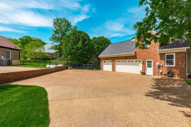 100 Masters Way, Hendersonville, TN 37075