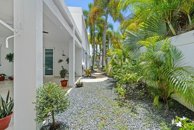 H2 MAR DE BERING 638, Dorado, PR 00646