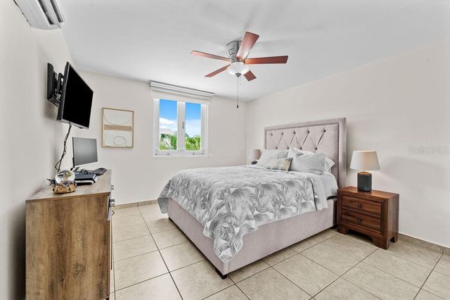 H2 MAR DE BERING 638, Dorado, PR 00646