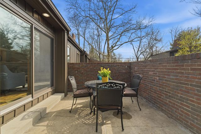 107 Glen Drive, Worthington, OH 43085