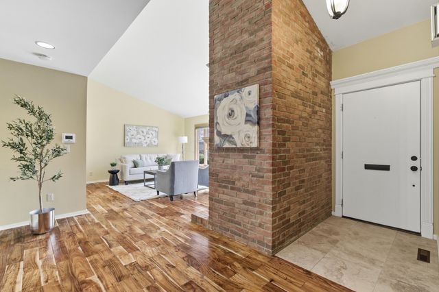 107 Glen Drive, Worthington, OH 43085