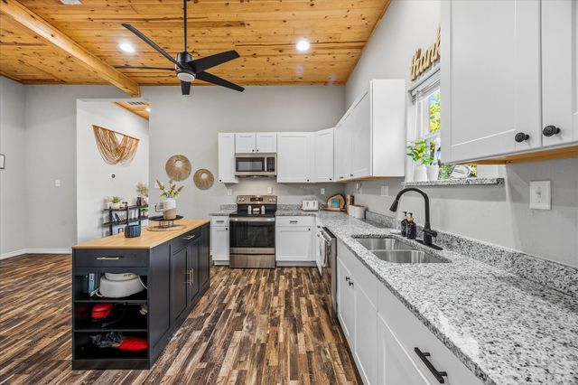 2206 Drake Street, Caddo Mills, TX 75135