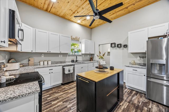2206 Drake Street, Caddo Mills, TX 75135