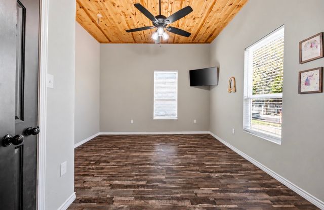 2206 Drake Street, Caddo Mills, TX 75135