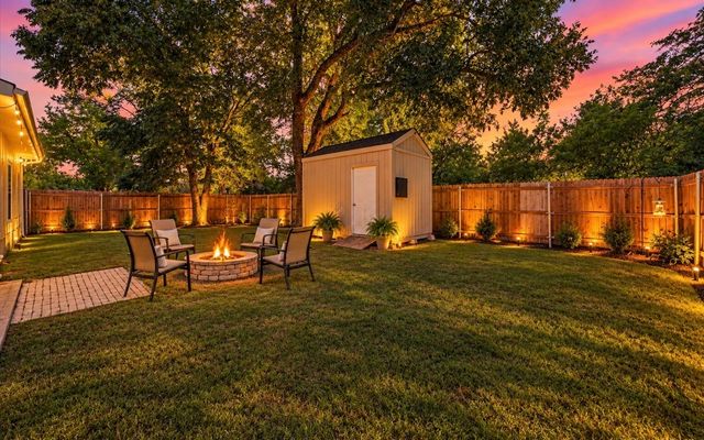 2206 Drake Street, Caddo Mills, TX 75135
