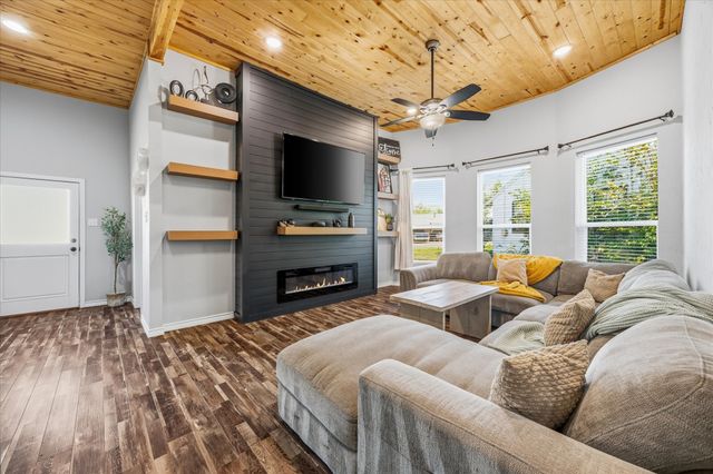 2206 Drake Street, Caddo Mills, TX 75135