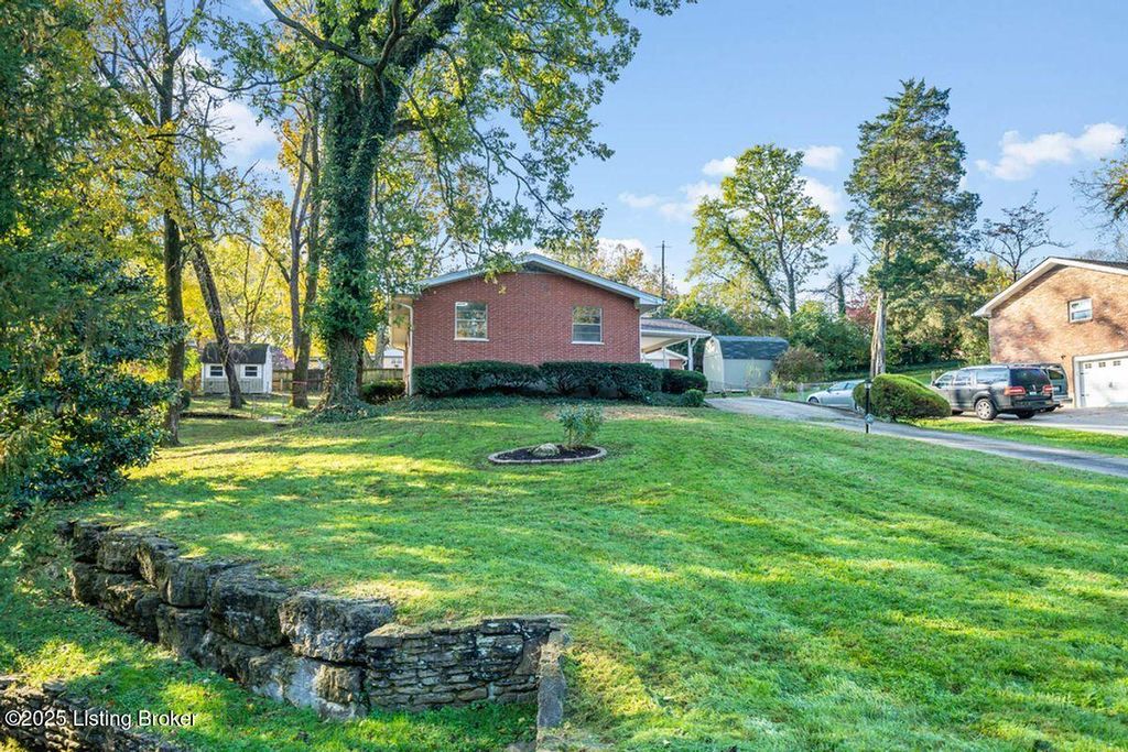 5205 Cool Brook Rd, Louisville, KY 40291