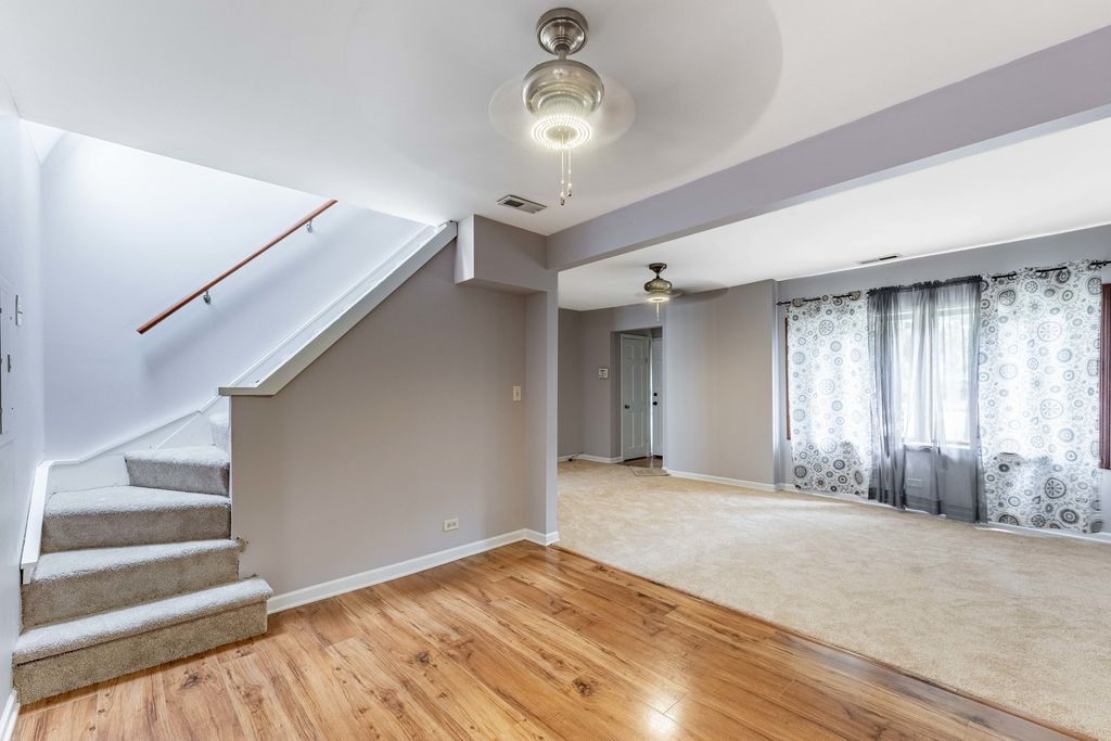 8728 S Rockwell Avenue, Evergreen Park, IL 60805 — photo 3