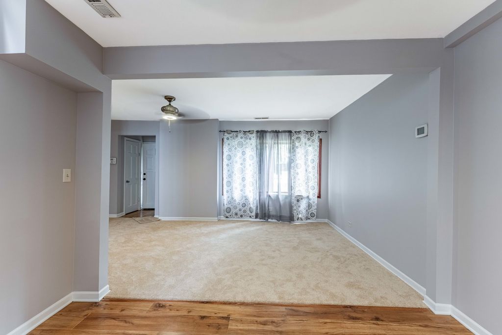 8728 S Rockwell Avenue, Evergreen Park, IL 60805 — photo 5