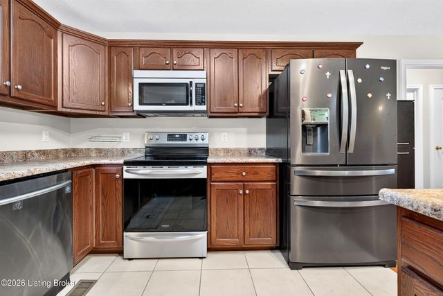 154 Wiltshire Ave, Vine Grove, KY 40175
