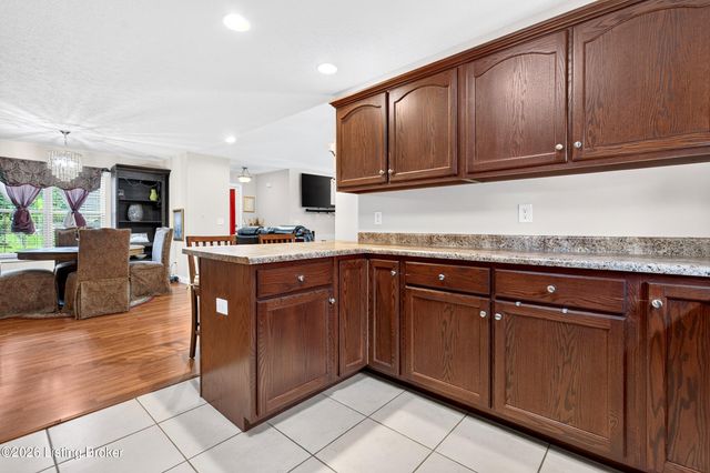 154 Wiltshire Ave, Vine Grove, KY 40175