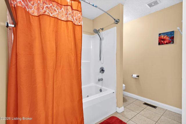 154 Wiltshire Ave, Vine Grove, KY 40175