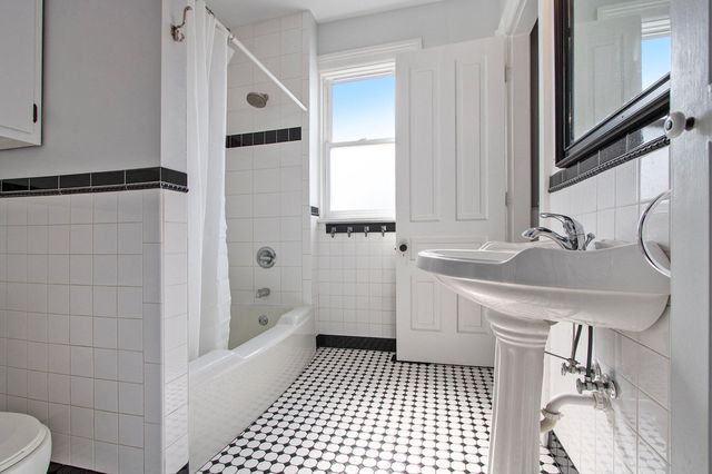 1210 Indiana Avenue, La Porte, IN 46350