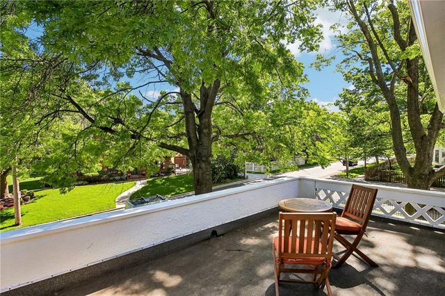 6450 Pennsylvania Avenue, Kansas City, MO 64113